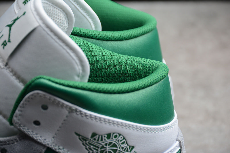 AJ1 Mid