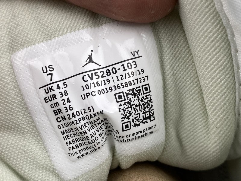 AJ1 Mid