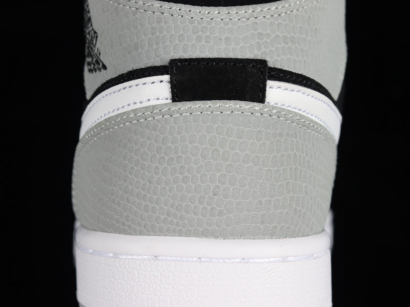 AJ1 Mid