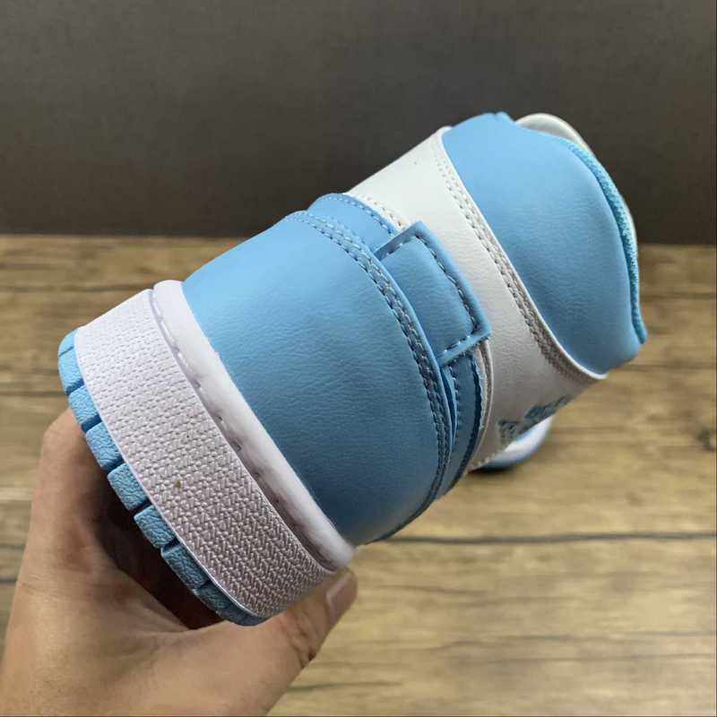 AJ1 Mid