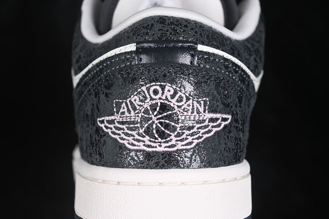 AJ1 Low