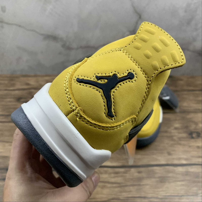 AJ4