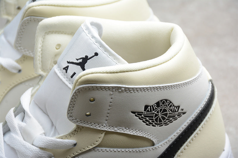 AJ1 Mid