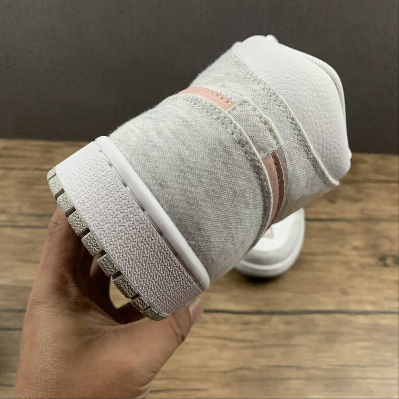AJ1 Mid