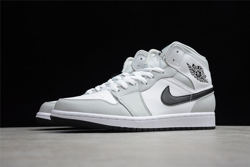 AJ1 Mid