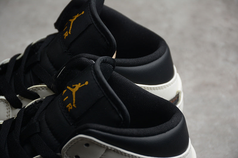 AJ1 Mid