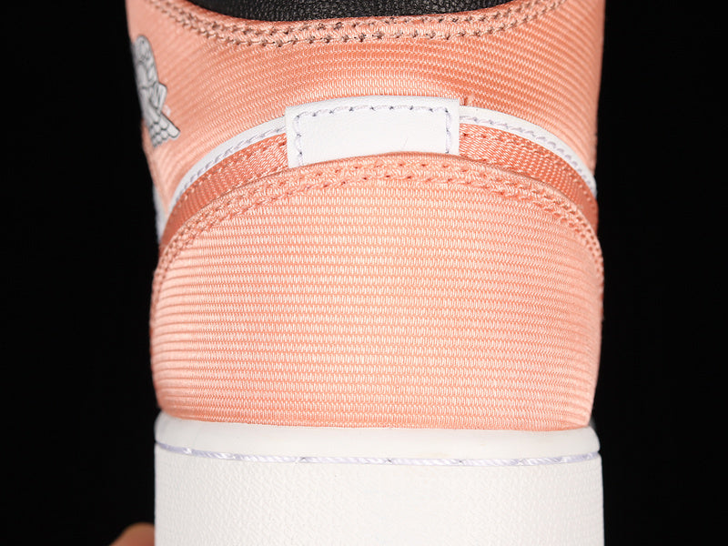 AJ1 Mid