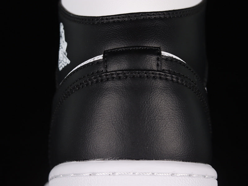 AJ1 Mid