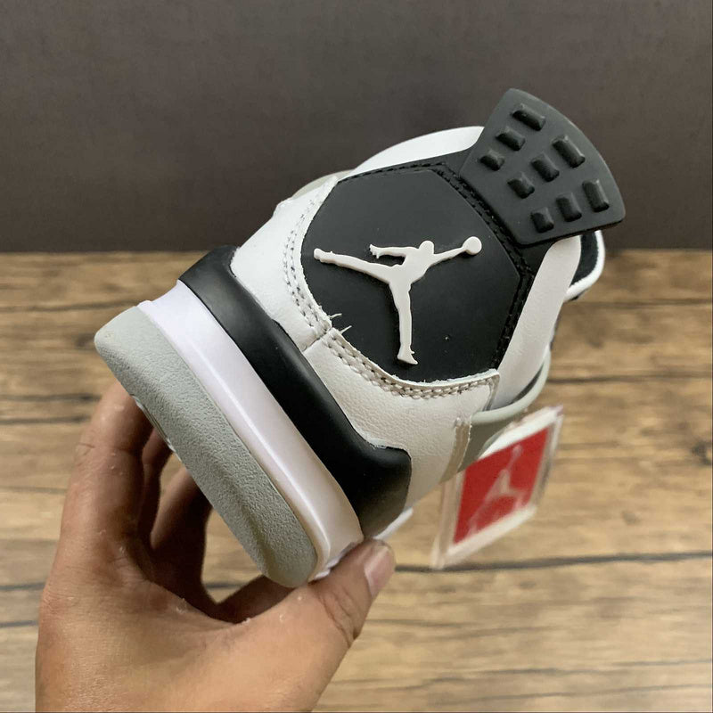 AJ4