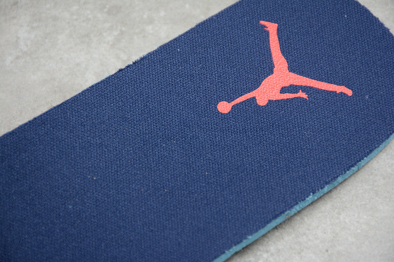 AJ1 Mid