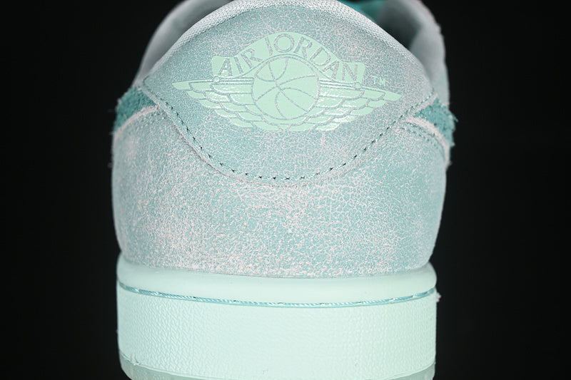 AJ1 Low