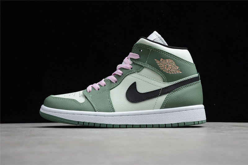 AJ1 Mid