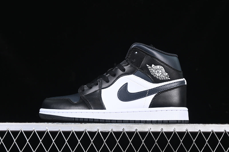 AJ1 Mid