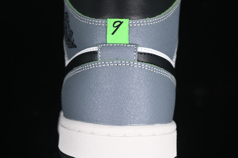 AJ1 Mid