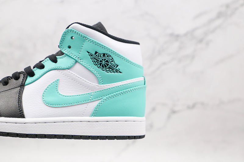 AJ1 Mid