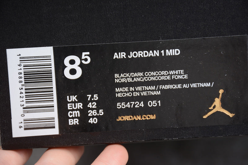 AJ1 Mid