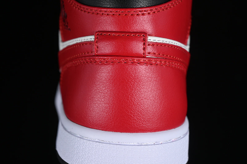 AJ1 Mid