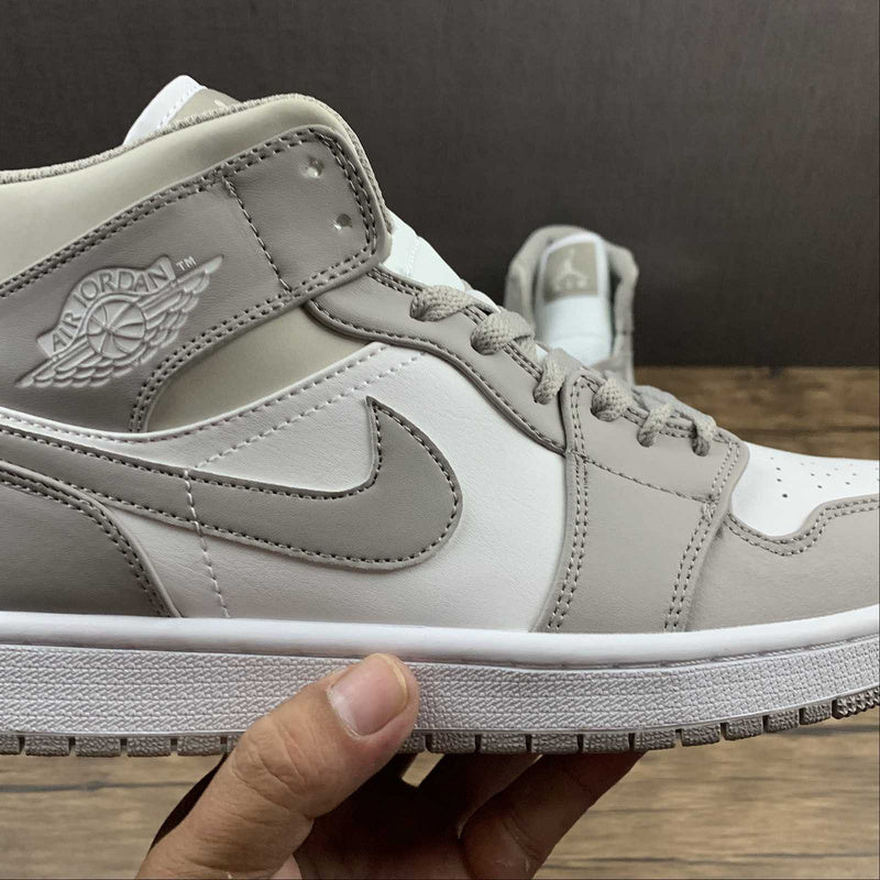 AJ1 Mid