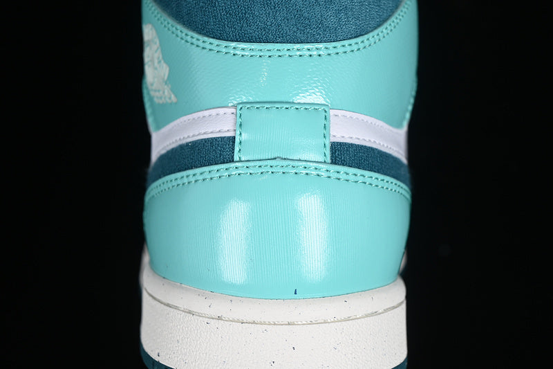 AJ1 Mid