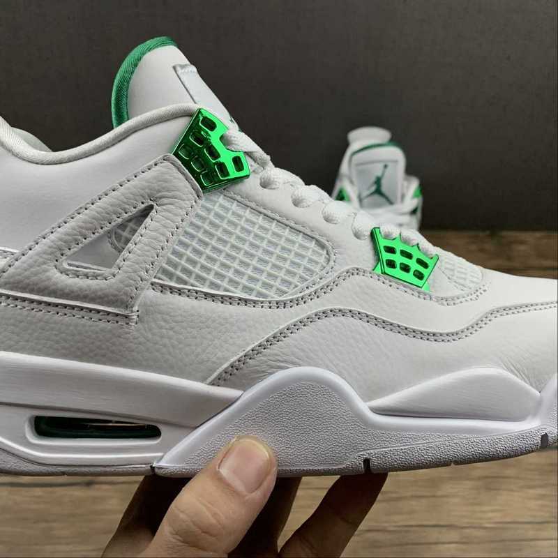 AJ4
