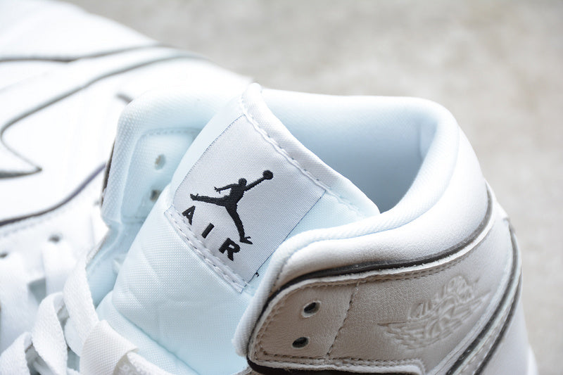 AJ1 Mid