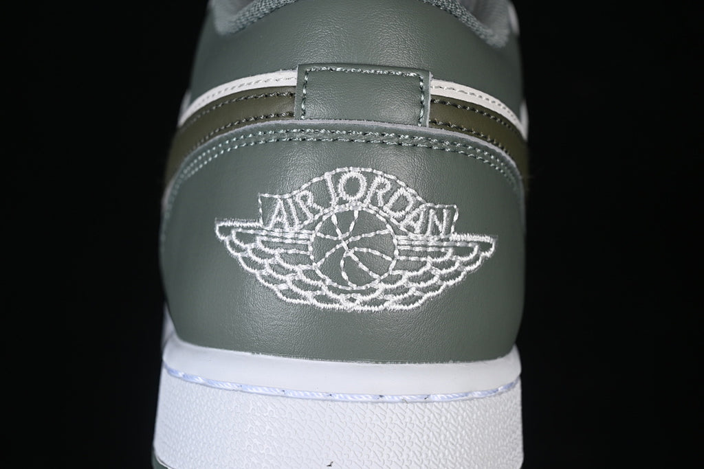AJ1 Low