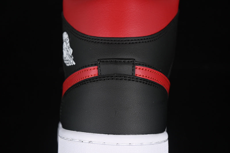 AJ1 Mid