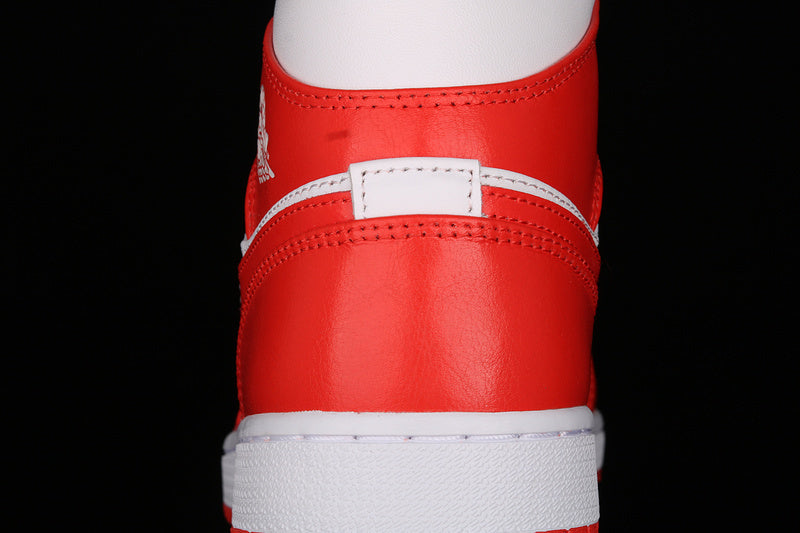 AJ1 Mid