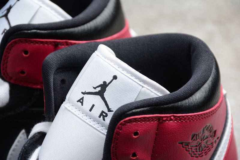 AJ1 Mid