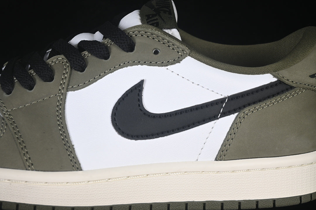 AJ1 Low