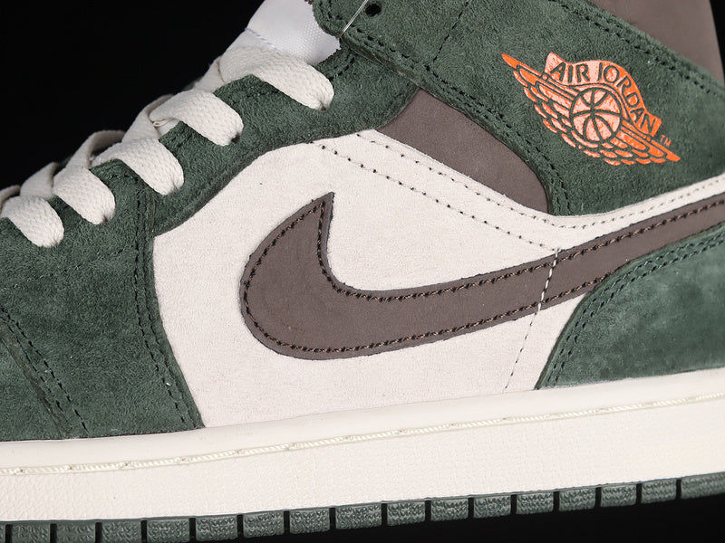 AJ1 Mid