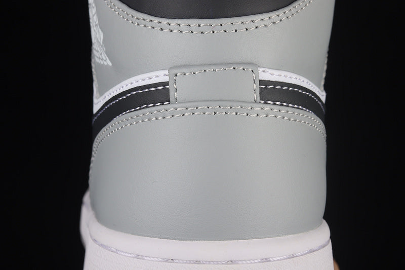 AJ1 Mid