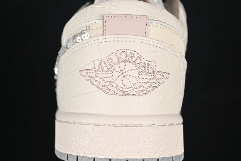 AJ1 Low