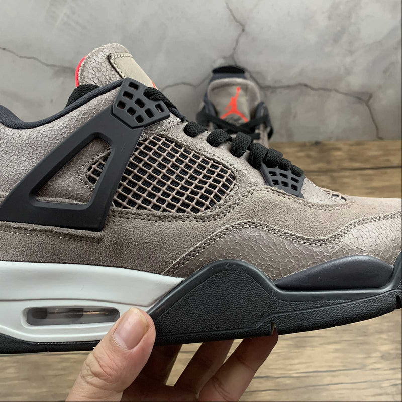 AJ4