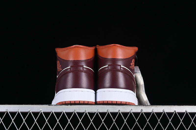 AJ1 Mid