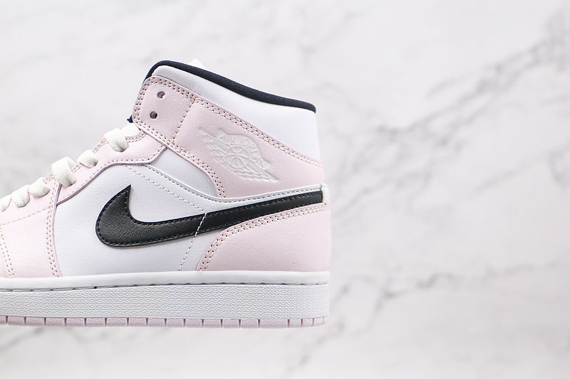 AJ1 Mid