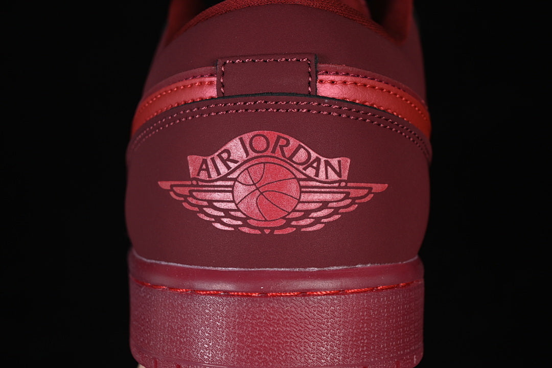 AJ1 Low