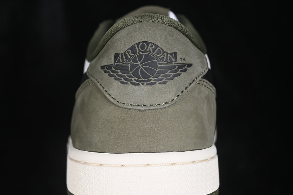 AJ1 Low
