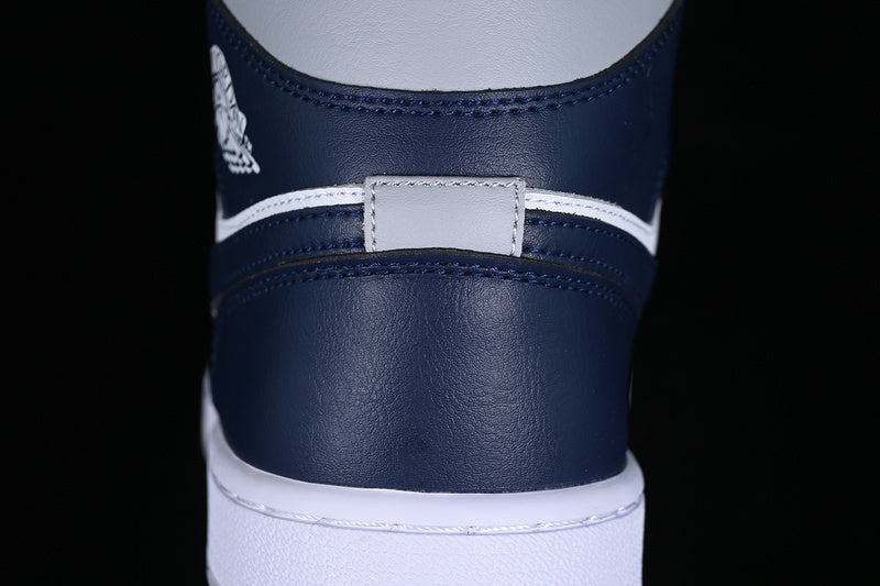 AJ1 Mid