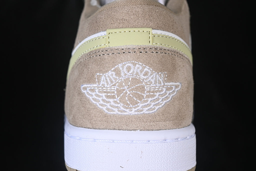 AJ1 Low