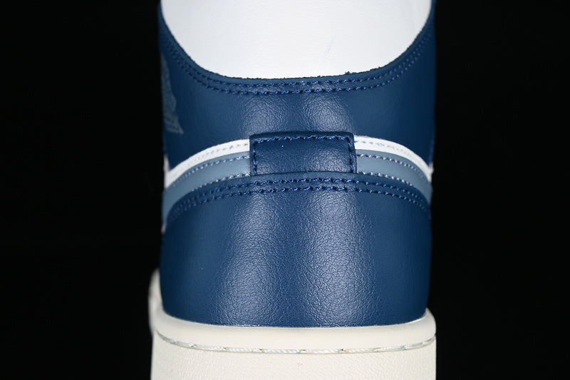 AJ1 Mid
