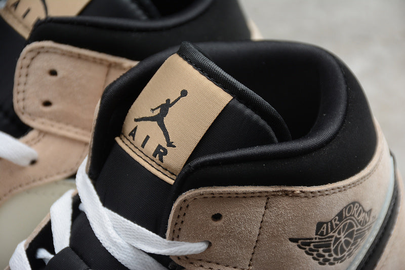 AJ1 Mid