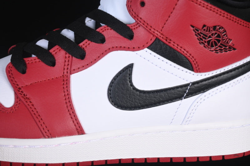 AJ1 Mid