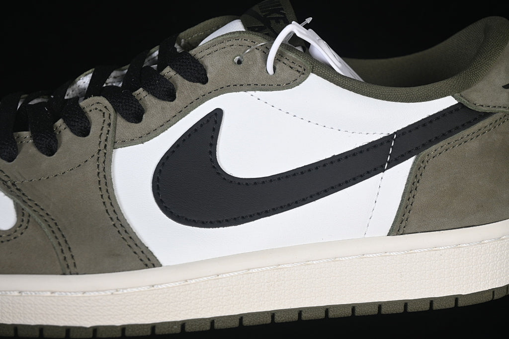 AJ1 Low
