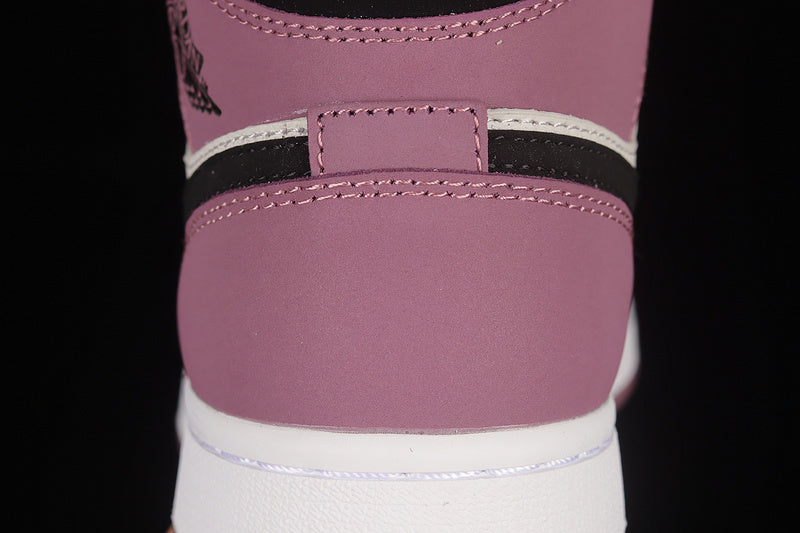 AJ1 Mid