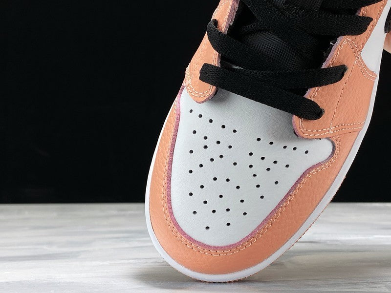 AJ1 Mid