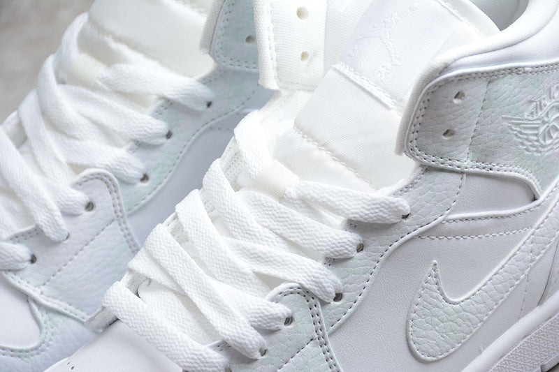 AJ1 Mid
