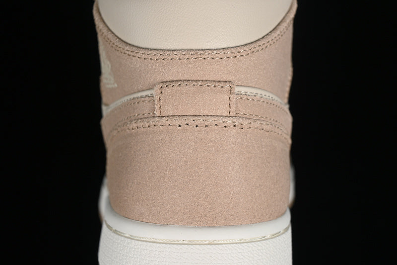AJ1 Mid