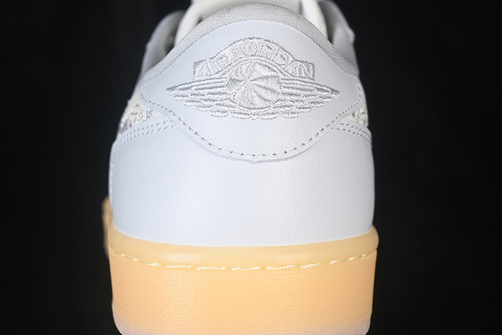 AJ1 Low