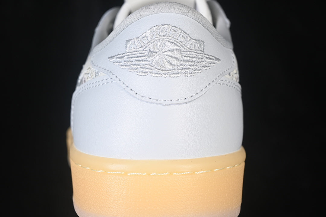 AJ1 Low